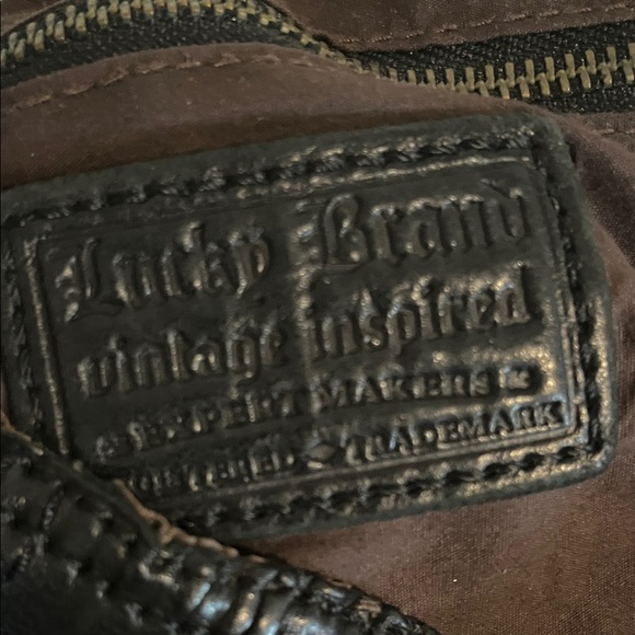 Lucky Brand: Chic Black Leather Shoulder Bag - Picture 7 of 7